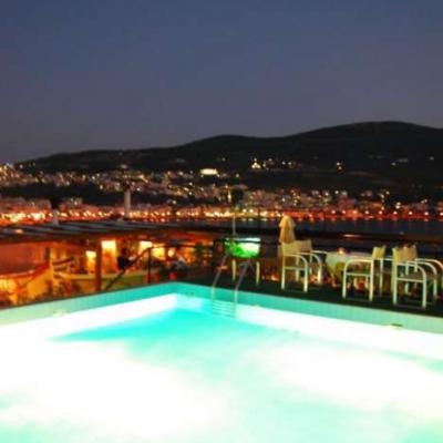 L Aeolis Poolbar1